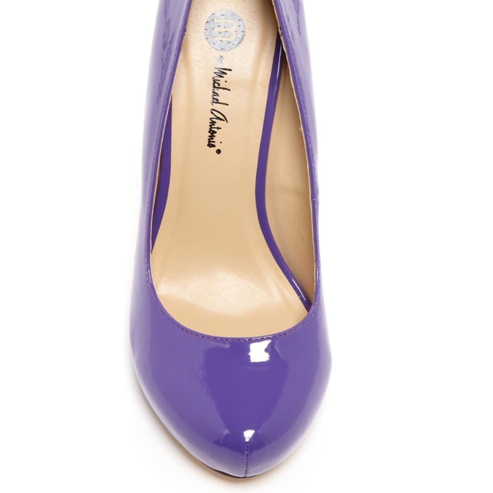 New in box! Michael Antonio Love Me Patent Pump!